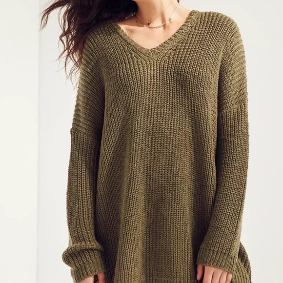 Ecote Olivia V-Neck Pullover Sweater - Picture 1 of 8